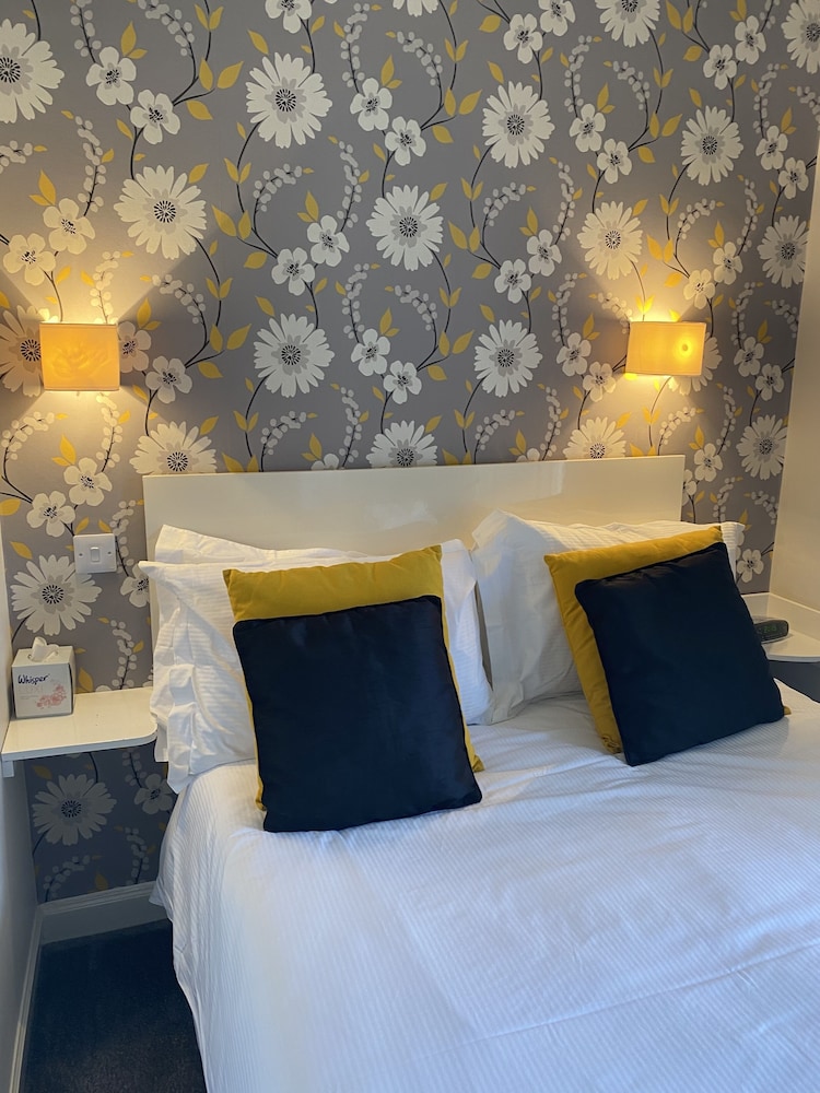 The Kings Arms Hotel view 2