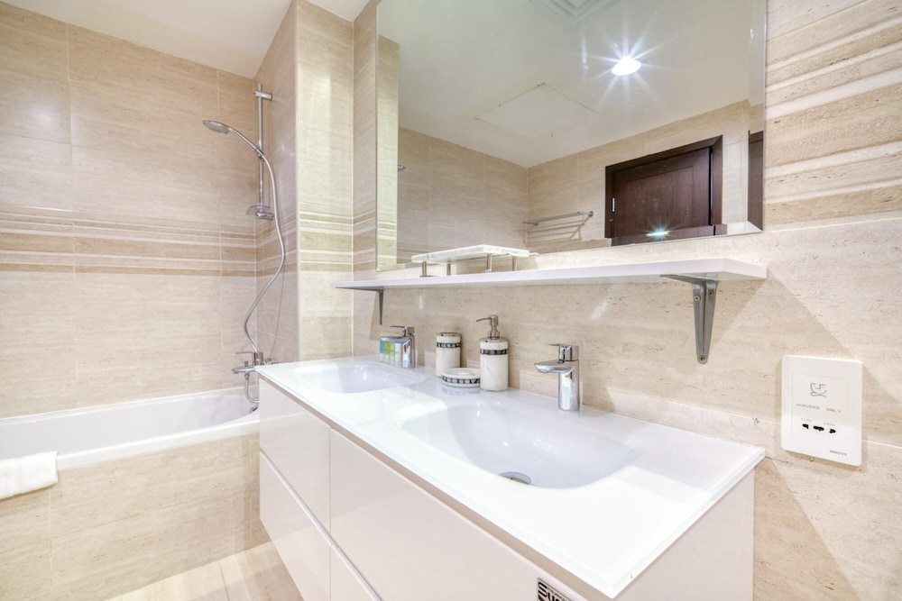 Upscale 2BR w Burj Khalifa Fountain Views