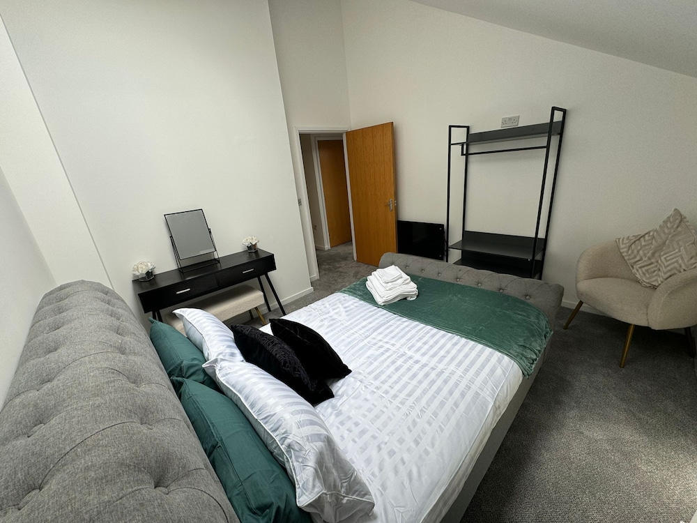 Luxury Loft Style 2 Bed Apartment Next to Excel/o2