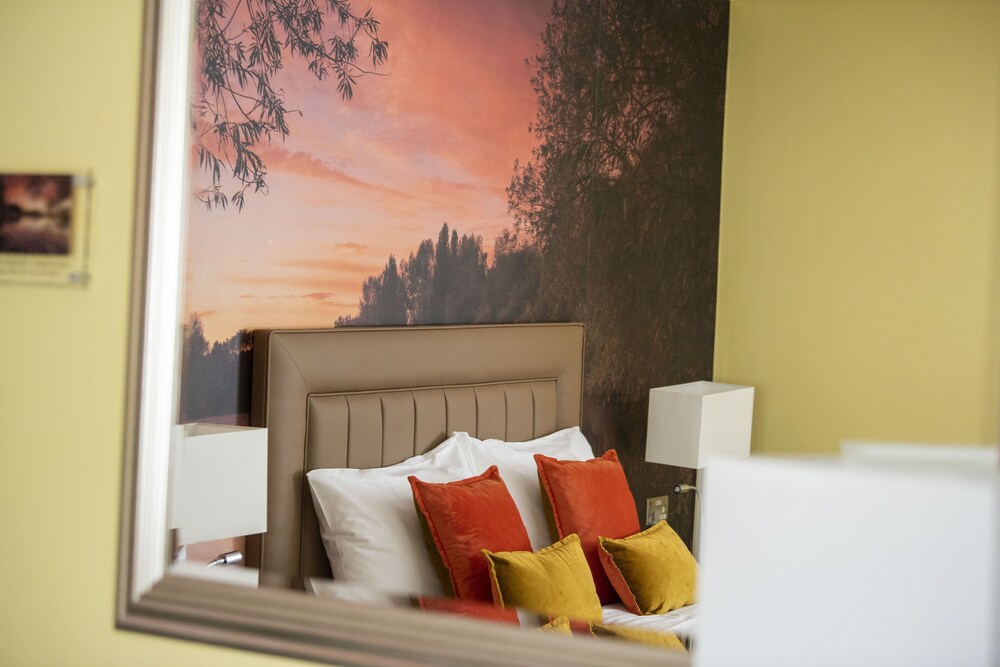 Bridleways Guest House & Holiday Homes