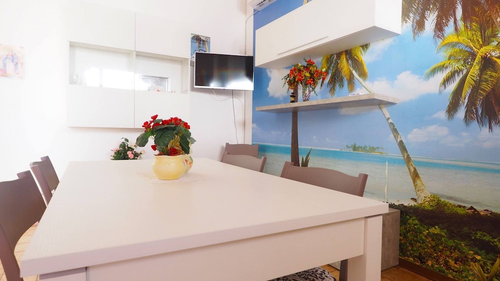Mimosa - House 5 Places 2 Bedrooms on the Beach
