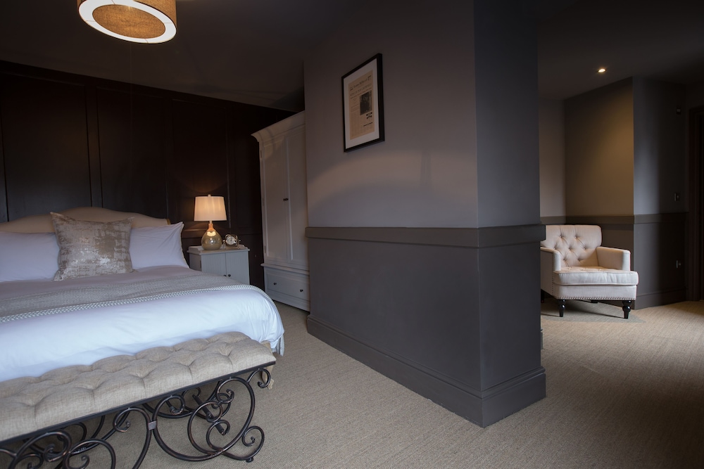 The Lion Hotel - Pub & Restaurant