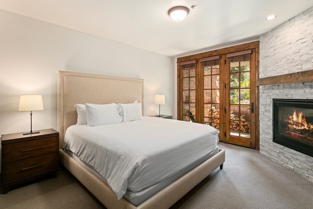 Stag Lodge at Deer Valley Resort - Four Bedroom Residence with Loft and Spa #29 4 Condo