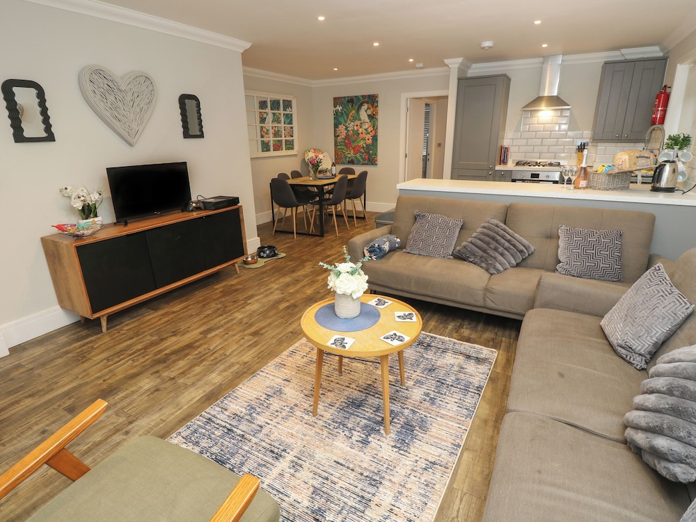 Rookley Lake Cottage