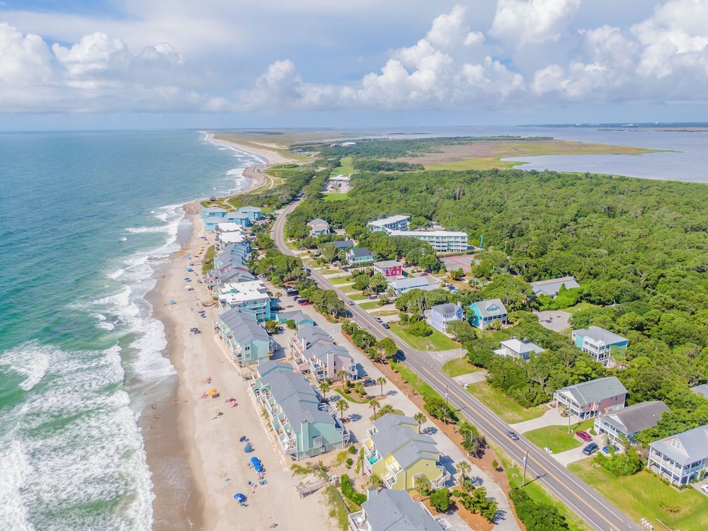 Ocean Dunes by Carolina Retreats