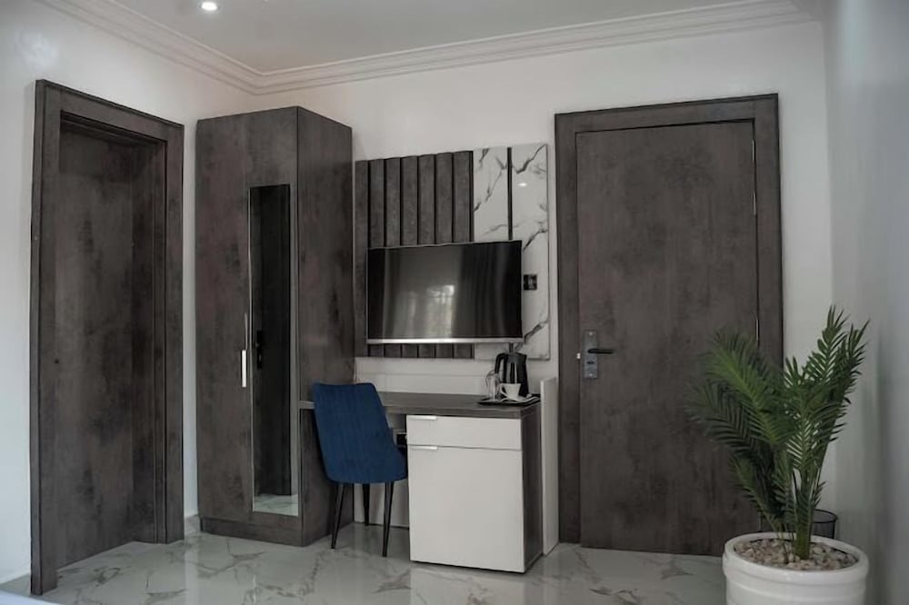 Cee- Jackson Apartment