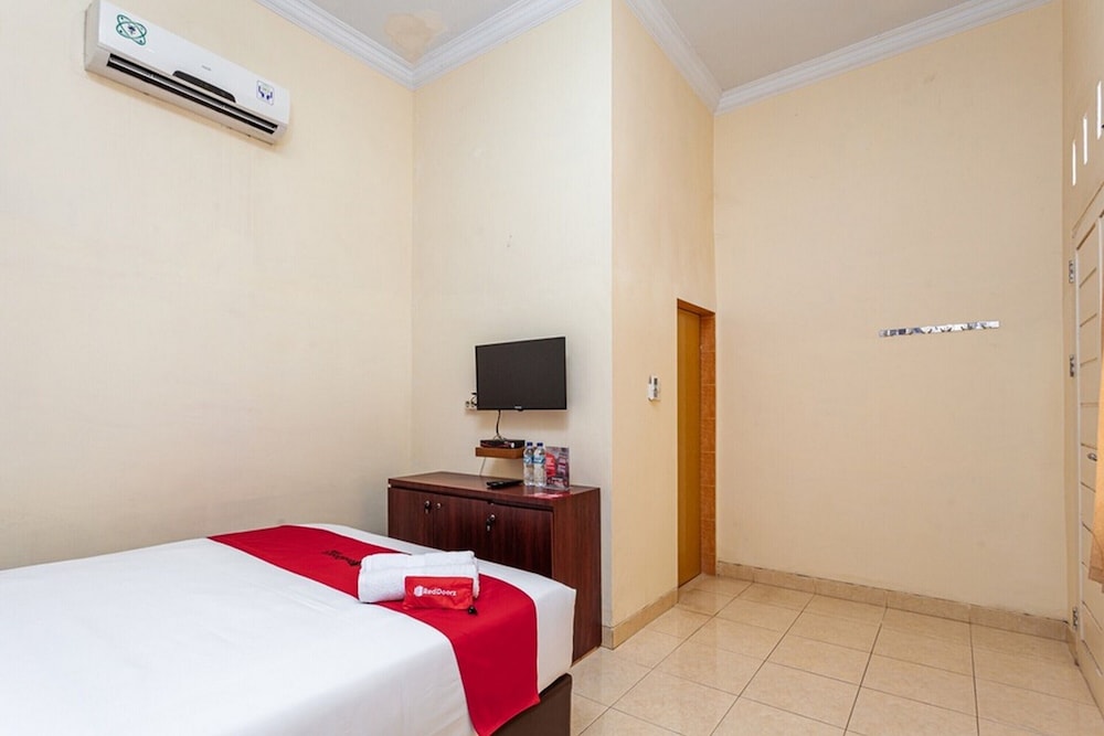 RedDoorz Syariah @ Jalan Letda Sujono Tembung view 4