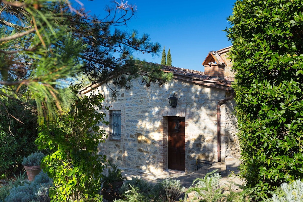 Fattoria Valtellina by Boutique Tuscany