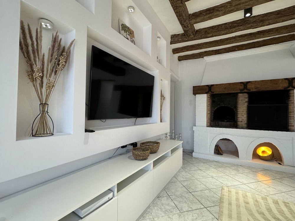 House in Mansigne With Fenced Garden