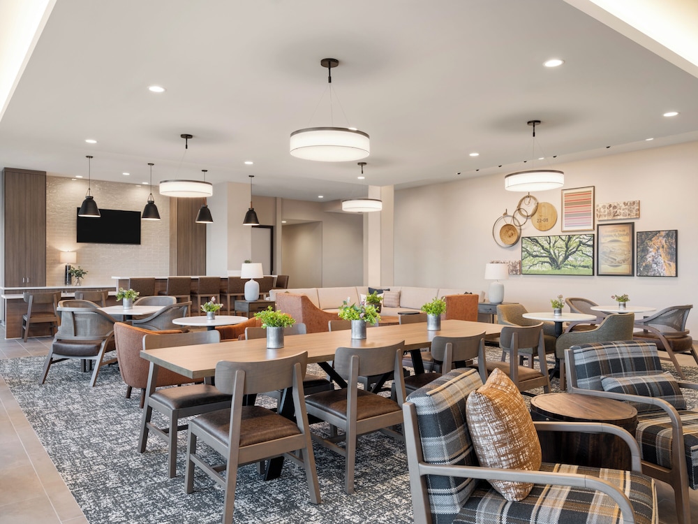 La Quinta Inn And Suites By Wyndham Lincoln