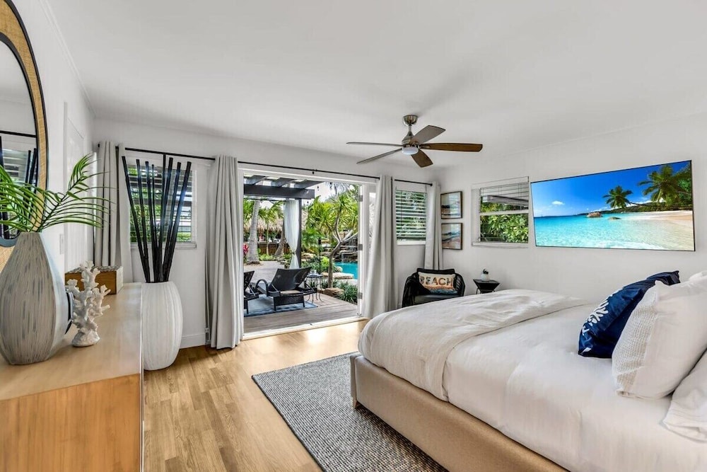New Waterfront Oasis, Minutes to Beach, Eats, Shops