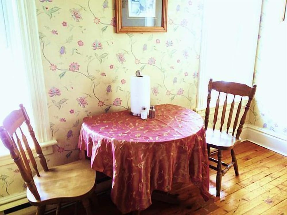 Brockville Vacations - The Noble Suites - Property Image 73