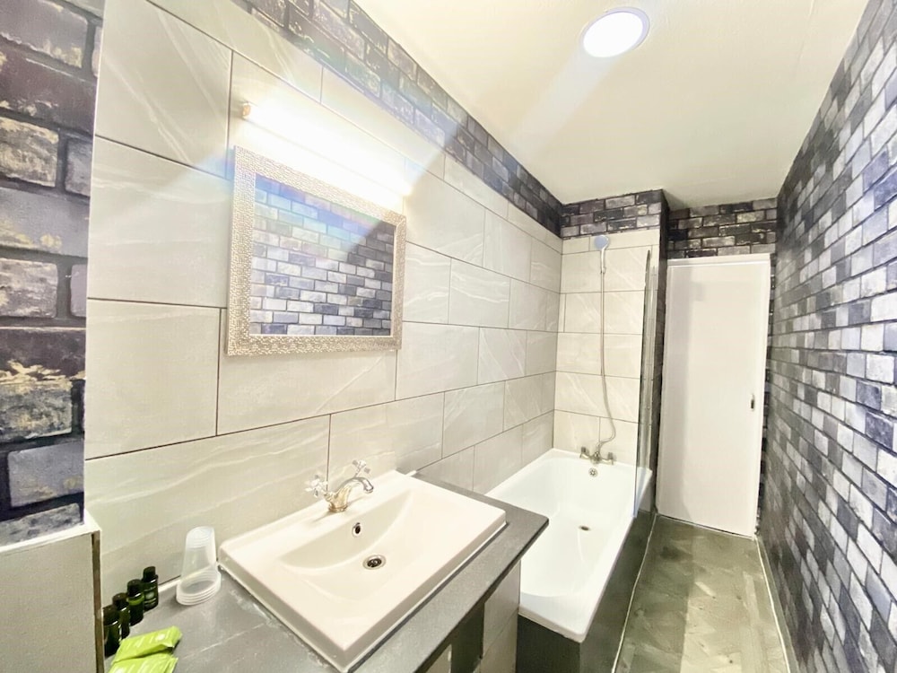 Folkestone Vacations - The Carlton Hotel - Property Image 84