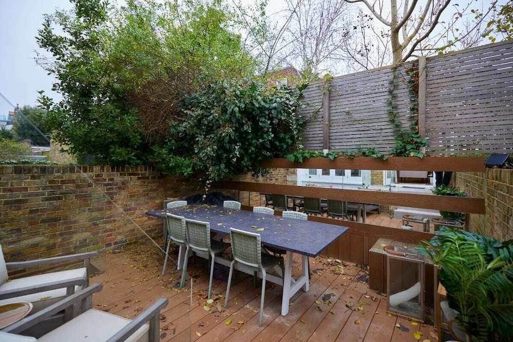 outdoor bbq area