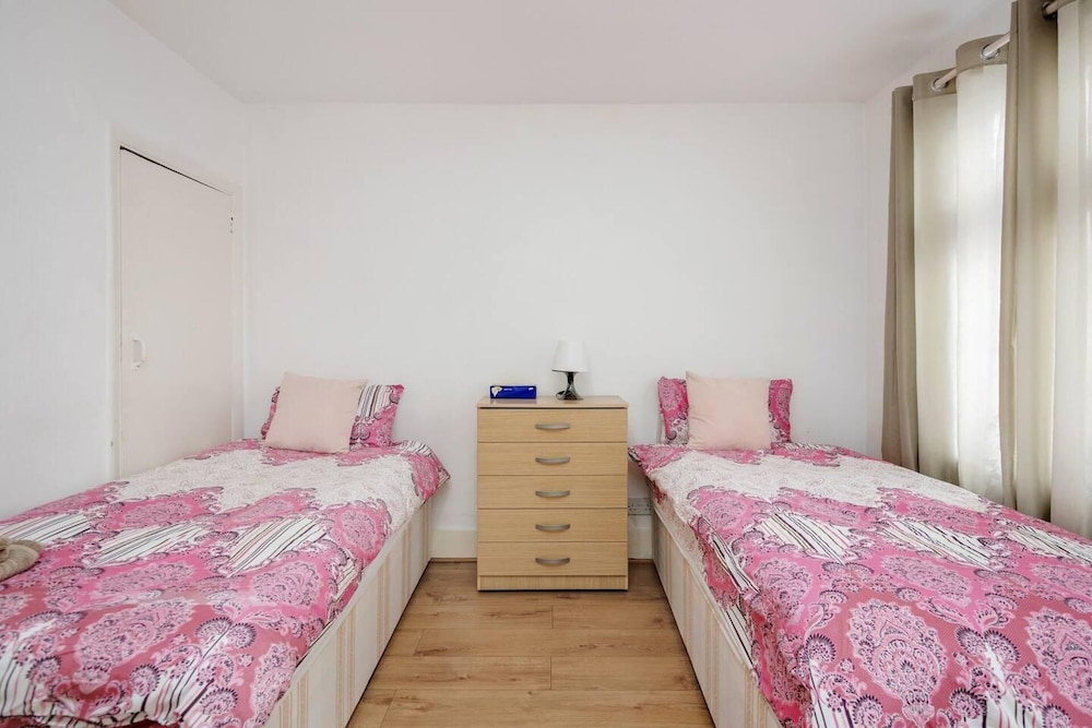 Impeccable and Welcoming 3-bed House in London