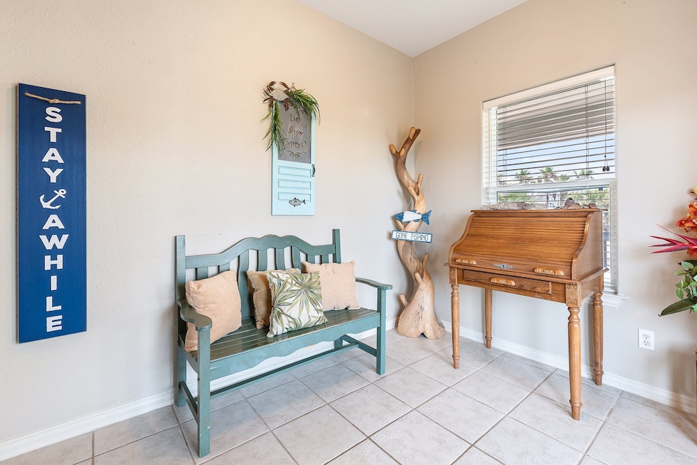 Beach Front Baby Ocean Views, Golf Cart & Pet Friendly!