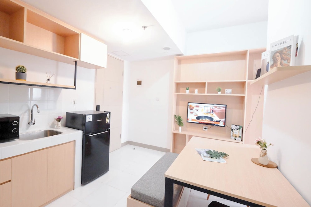 2Br (No Kitchen) Near Tokyo Hub At Tokyo Riverside Pik 2 Apartment