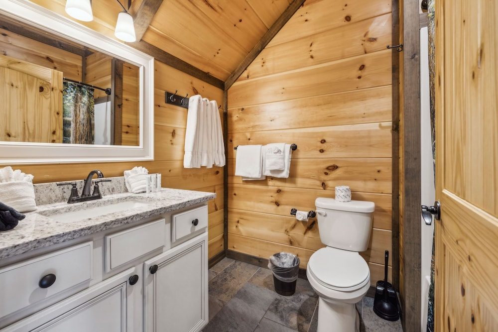 Eden Of The Smokies 5 Bedroom Cabin