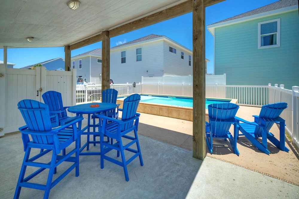 Reel Life Dreams by Avantstay Pool Near Beach