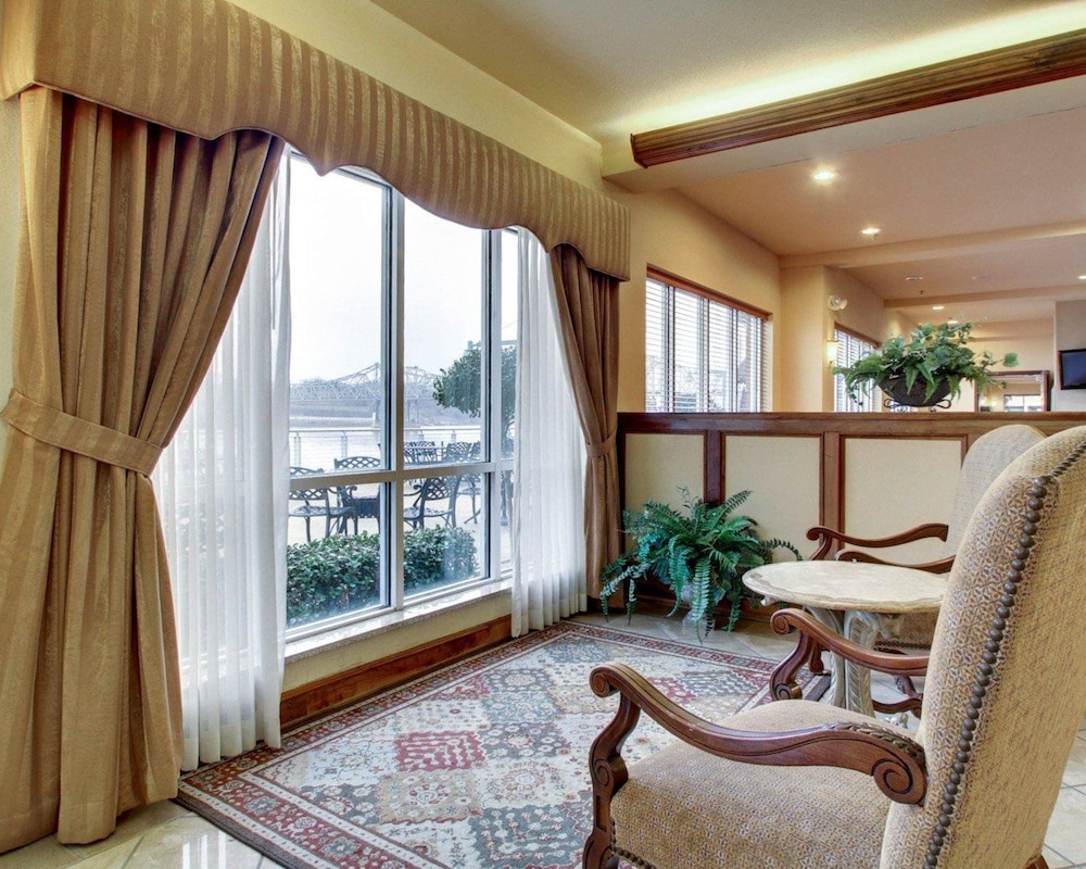 Natchez Vacations - Clarion Suites - Property Image 1