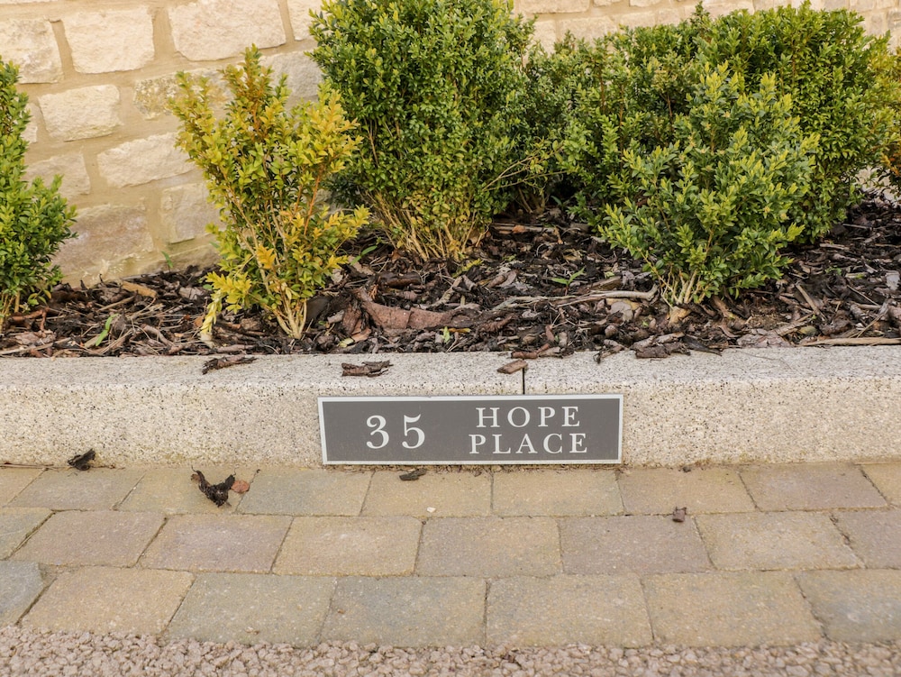 35 Hope Place