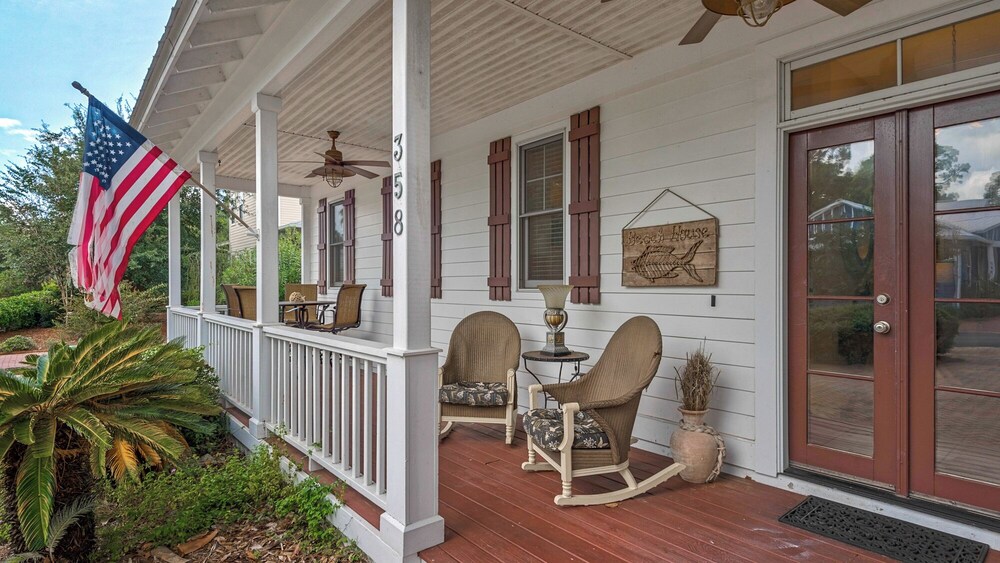 Charming Beach Cottage, 2 Pools and Tennis Access + Free Attraction Tickets!