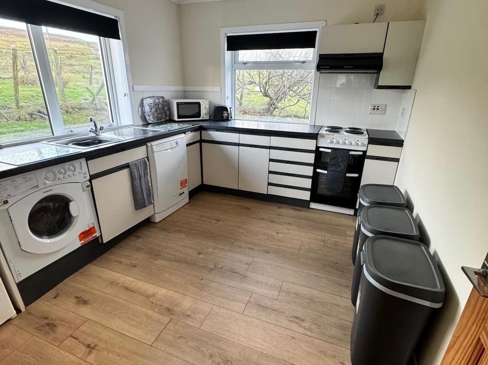Croft House - Sleeps 4 & Mountain View