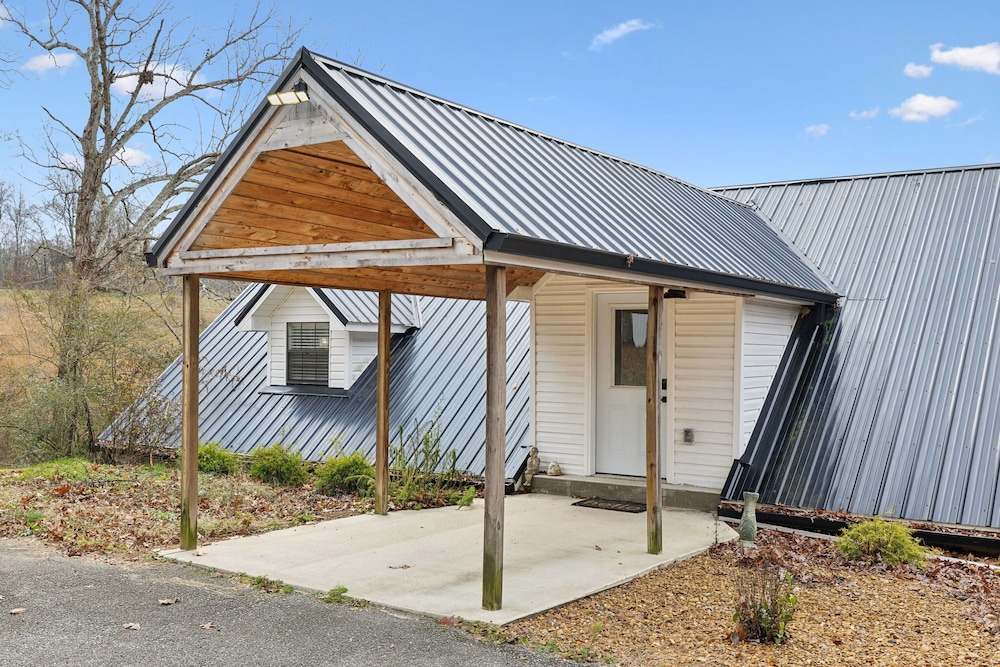 Fox Haven Retreat-modern Cabin-acres of Priv Land