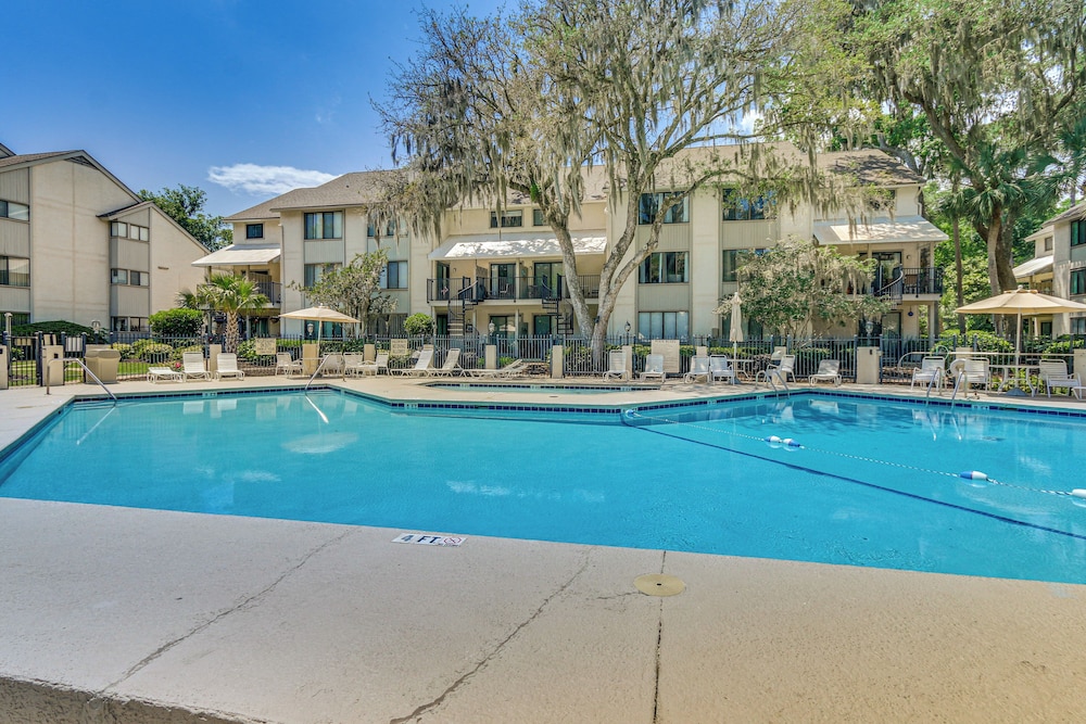 Walk to Beach: Bright Hilton Head Island Villa!