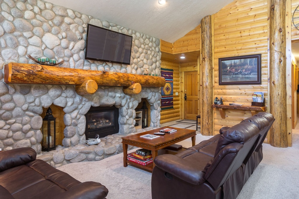 Comstock Lodge - Two Bedroom Condo with Hot Tub #306 2 Condo