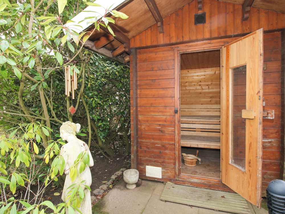 Spitfire Lodge