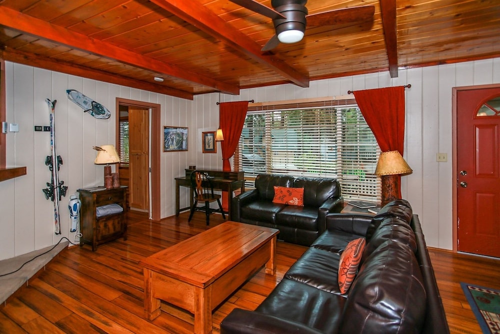 Bear Mountain Escape 2 Bedroom Apts by RedAwning