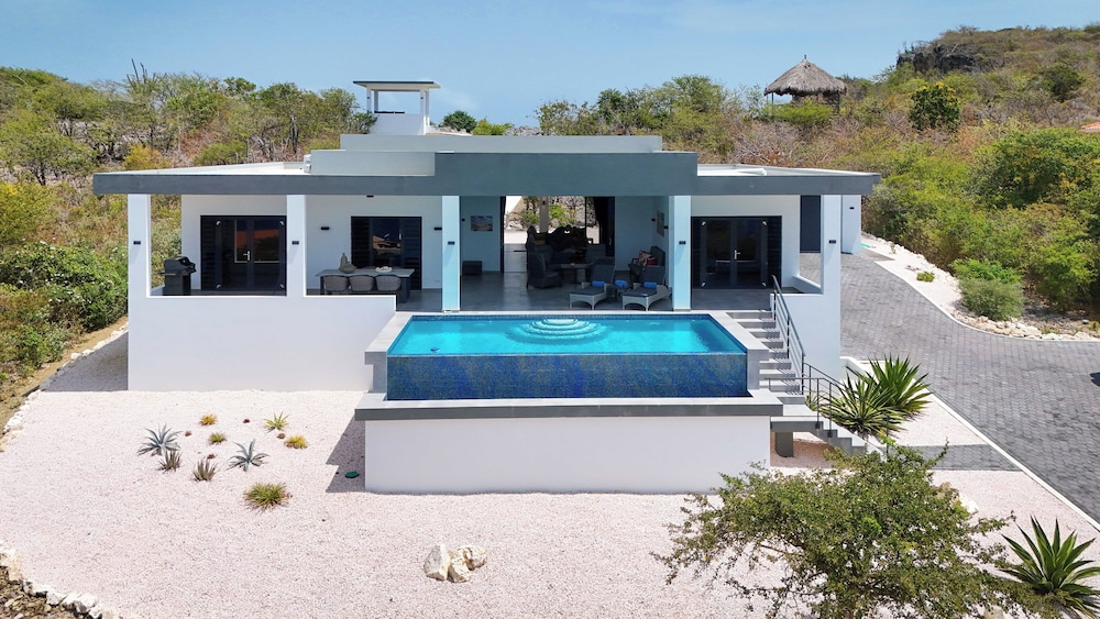 Coral Estate Holidays