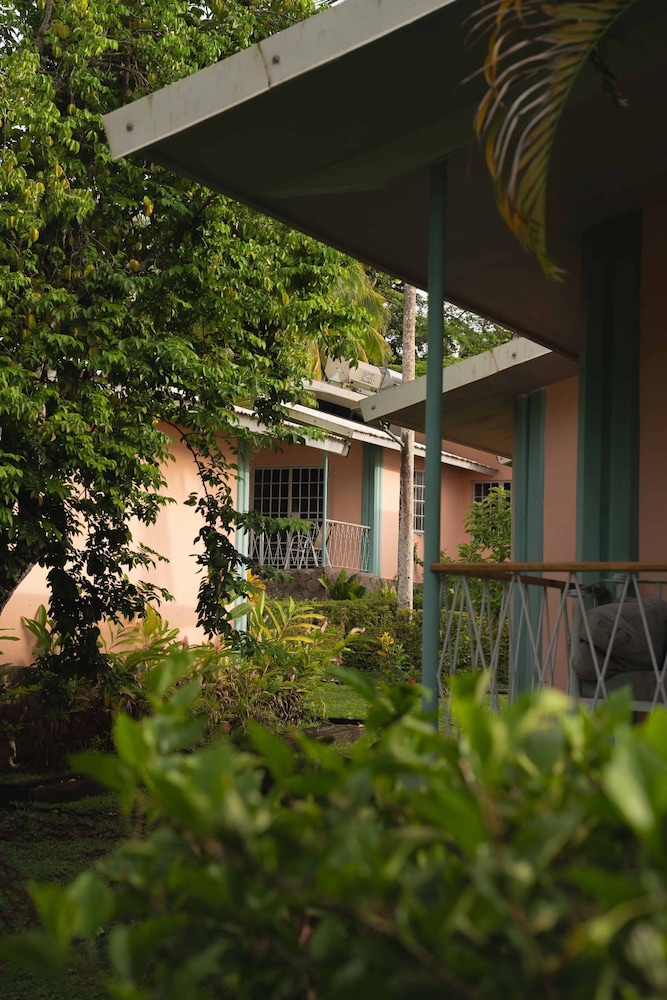Kootney Resorts - Photo 9