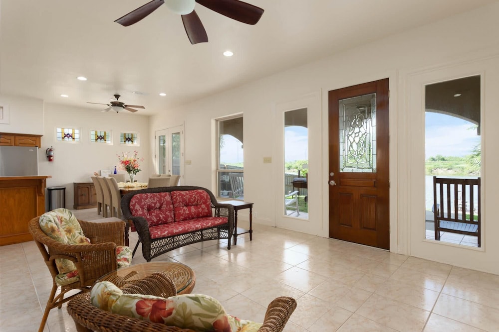 The Villa at Arroyo City view 2