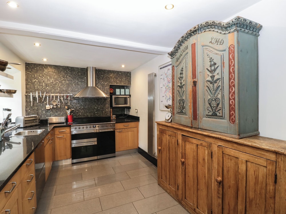 Danby Lodge