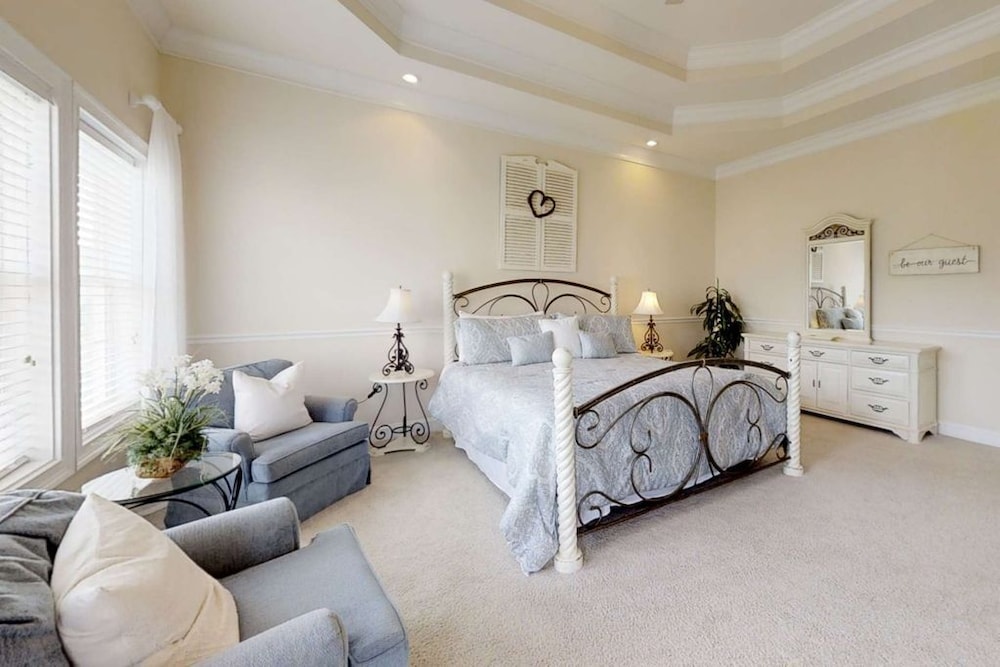 Beaufort Vacations - Palm Breeze 5 Bedroom Holiday Home - Property Image 3