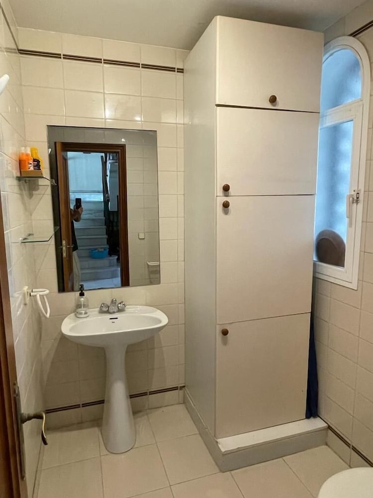 Spacious House w/ Private Pool Next to Golf Club
