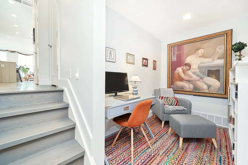 Gilded Loft by Rove Travel 2BR Vibrant Loft