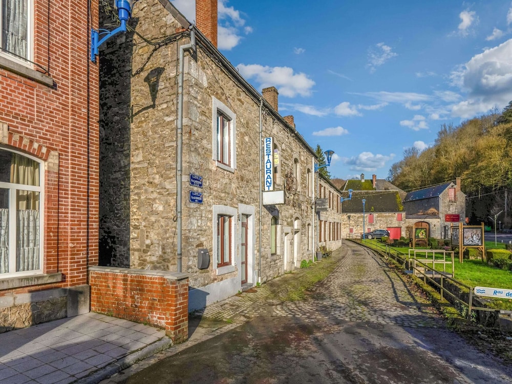 Cosy Holiday Home in Hastiere With a Terrace