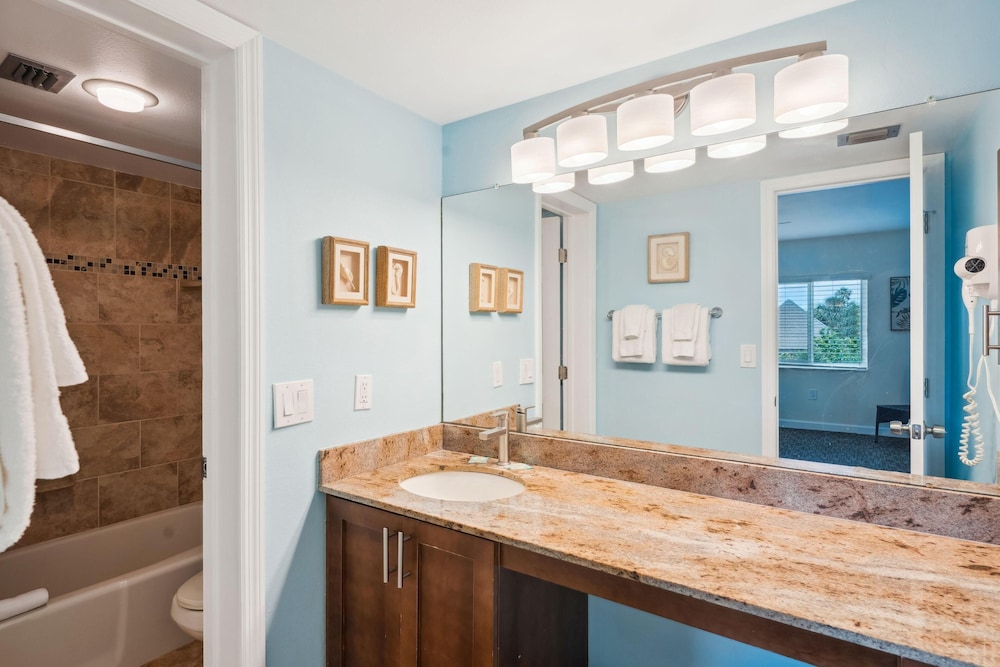 Land's End 11-307 Beach Front - Premier