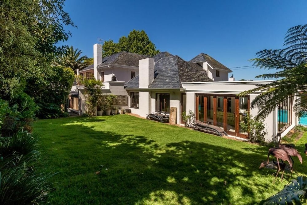 Fernwood Manor