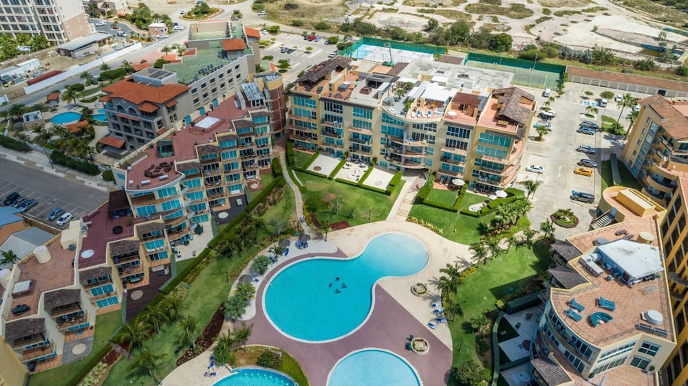 2BR 3BA Condo on Eagle Beach w Amazing Amenities
