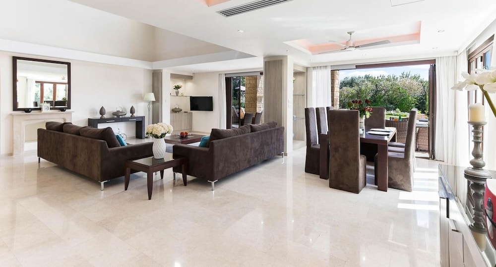 Villa 327 Galinios in Kouklia