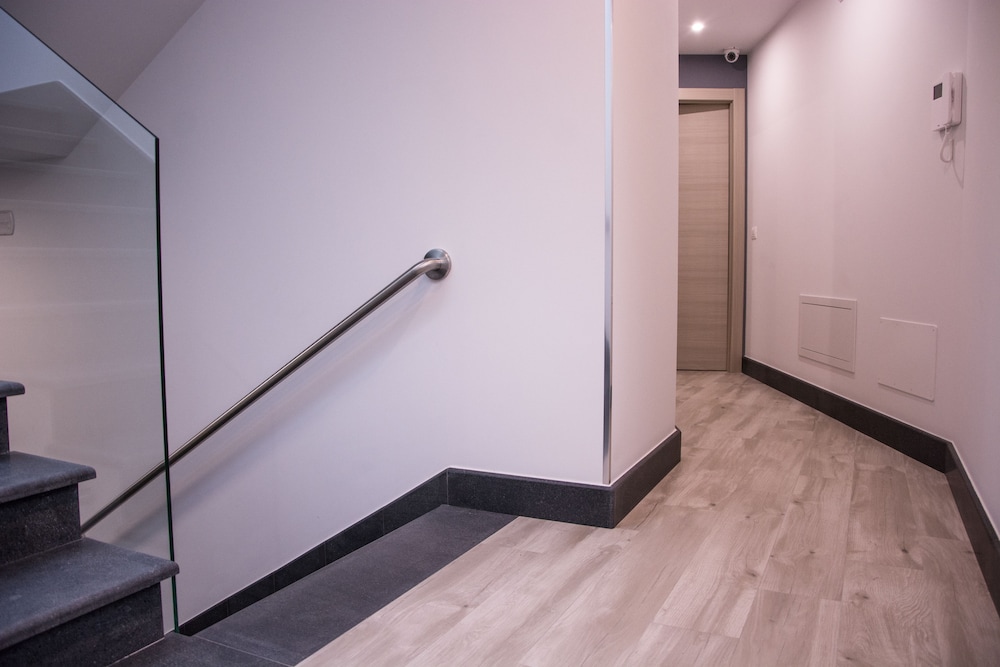 8 Room Hotel