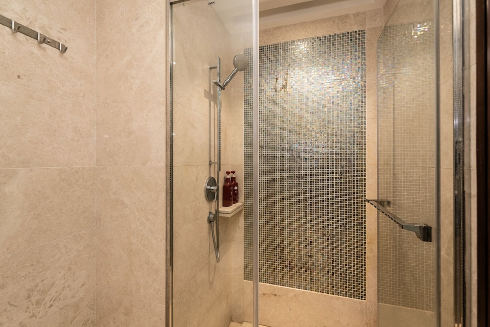 Shenzhen Weipin Service Apartment