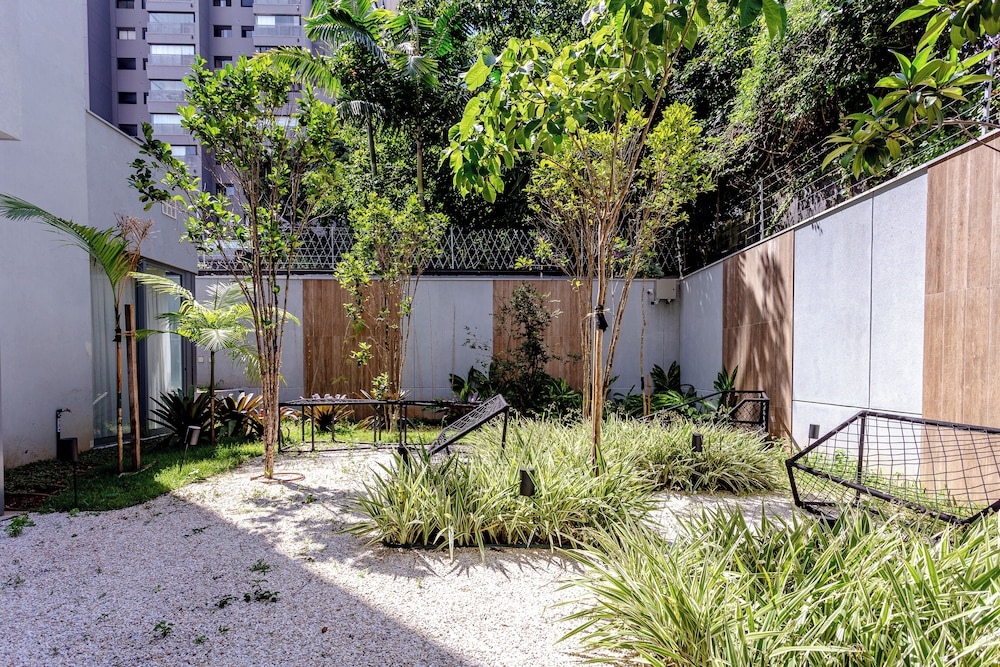 Moderno-Pinheiros -AC - Brazilian Corner