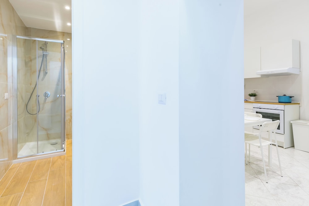 White&Blue Apartment at Sanità by Wonderful Italy