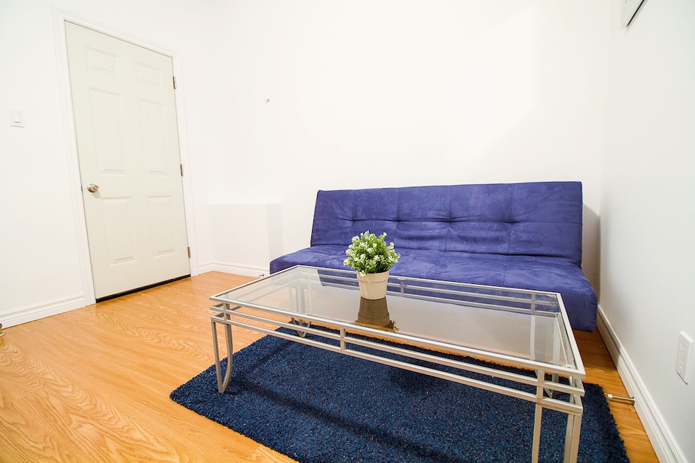 2 Bedroom Apartment near Kensington Market - Unit 9 - Image 1