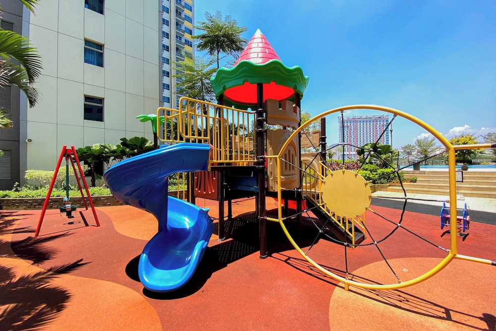 Comfy and Restful Studio at Springlake Summarecon Bekasi Apartment